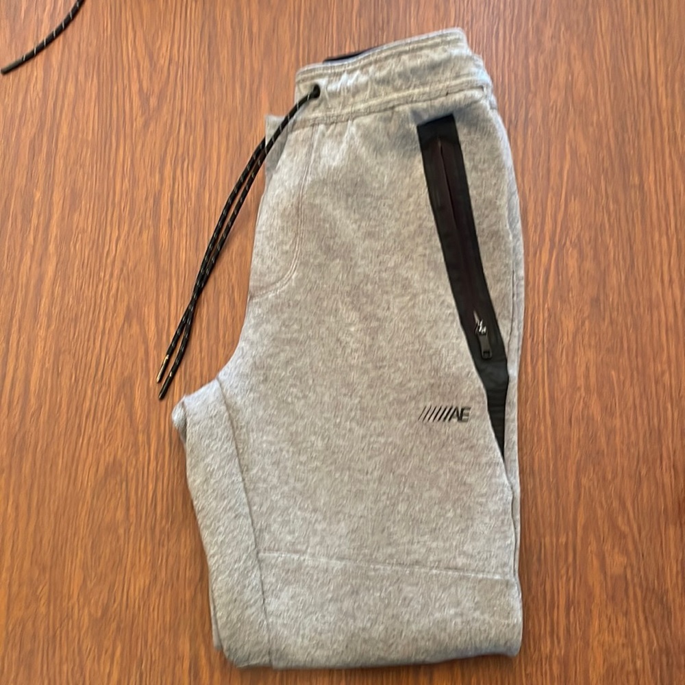 American Eagle men’s jogger XS